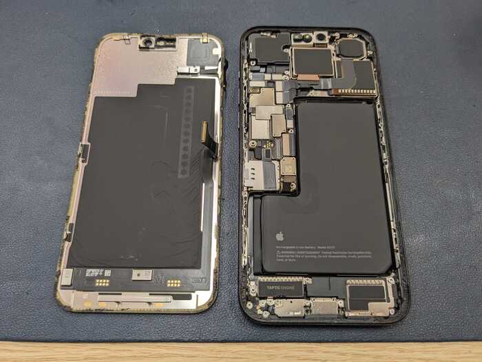 iPhone 15 pro max 画面交換 【岡崎】